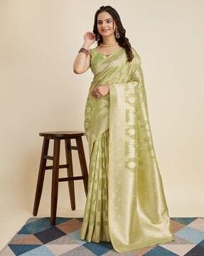 women floral pattern saree with contrast border