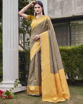 women floral pattern saree with contrast border