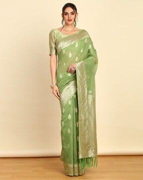 women floral pattern saree with contrast border