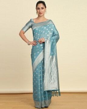 women floral pattern saree with contrast border