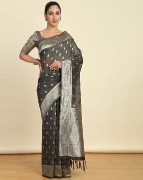 women floral pattern saree with contrast border