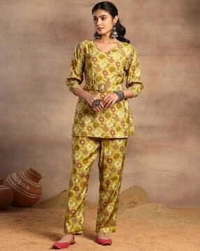 women floral print a-line kurta set with belt