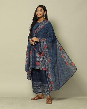 women floral print dupatta