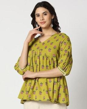women floral print flared top