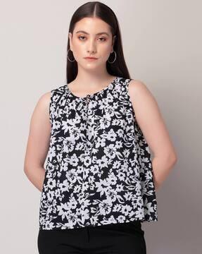 women floral print regular fit pleated top