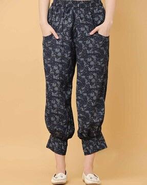 women floral print relaxed fit pleated pants