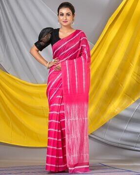 women floral print saree with contrast border