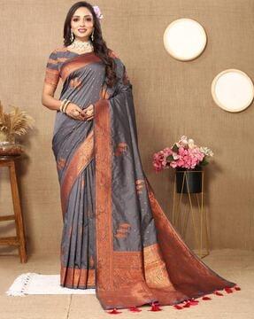 women floral print saree with contrast border