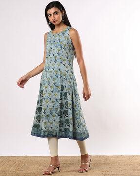 women floral print sleeveless flared kurta