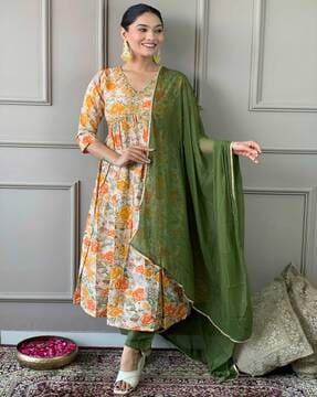 women floral print straight kurta suit set