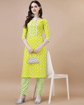 women floral print straight kurta with pants