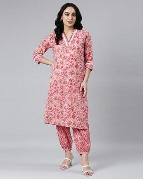 women floral print straight kurta with pants