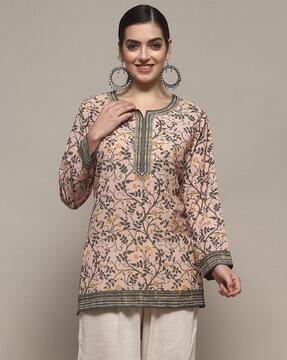 women floral print straight kurti