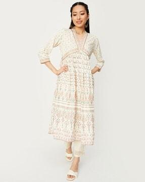 women floral print v-neck flared kurta