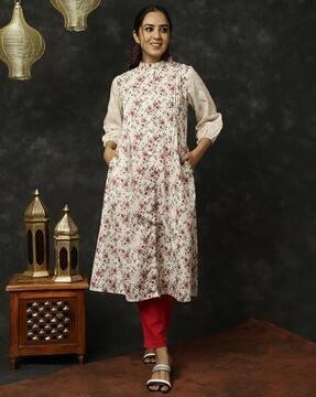 women floral straight kurta with round neck