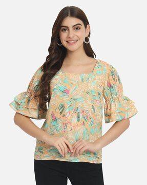 women floral top with square neck