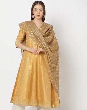 women foil print dupatta