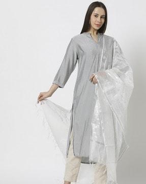 women foil print dupatta