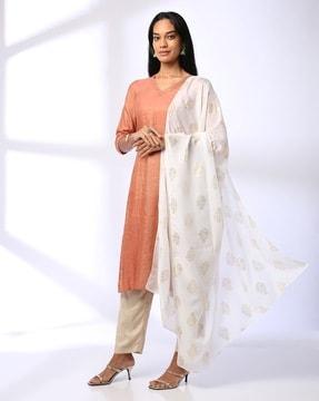 women foil print dupatta