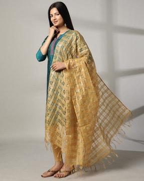 women foil print dupatta