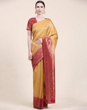 women geometric pattern saree with contrast border