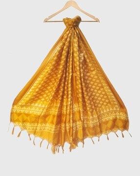 women geometric print dupatta with tassels