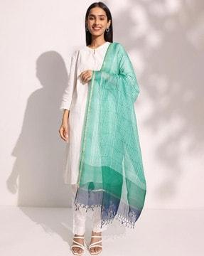 women geometric print dupatta with tassels