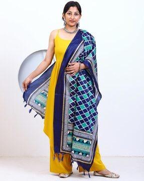 women geometric print dupatta