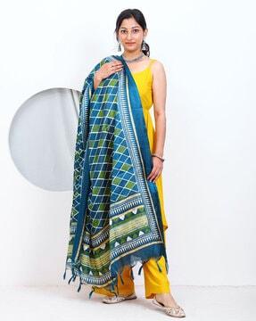 women geometric print dupatta