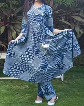 women geometric print flared kurta with pants