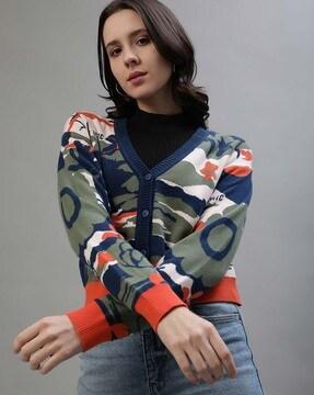 women geometric print pullover with button closure