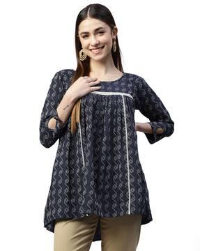 women geometric print regular fit top