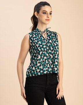 women geometric print regular fit top