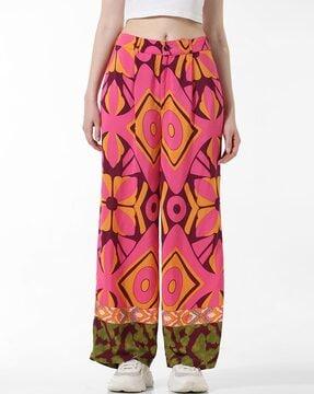 women geometric print relaxed fit pants