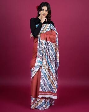 women geometric print saree with contrast border