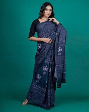 women geometric print saree with tassels