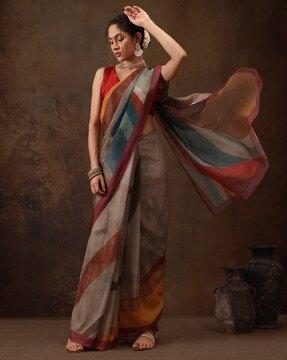 women geometric print saree