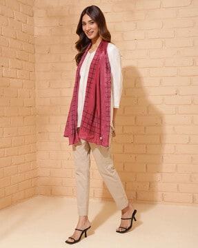 women geometric print stole