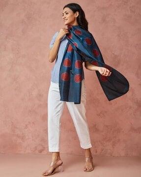 women geometric print stole