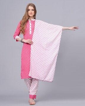 women geometric print straight kurta set with dupatta