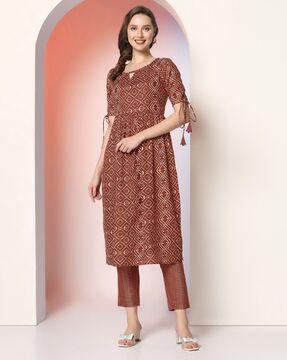 women geometric print straight kurta with pants