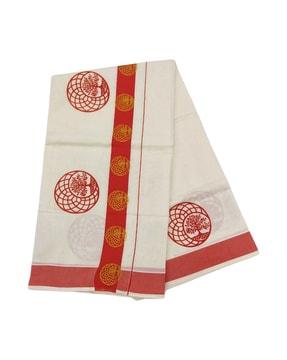 women geometric printed saree with contrast border