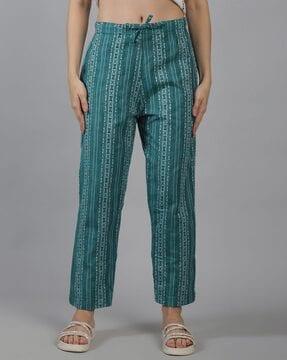 women geometric woven straight fit pants