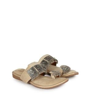 women ghungroo embellished toe-ring sandals