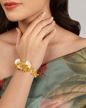 women gold-plated shell-core charm link bracelet
