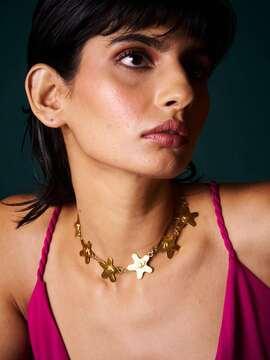women gold-plated star choker necklace