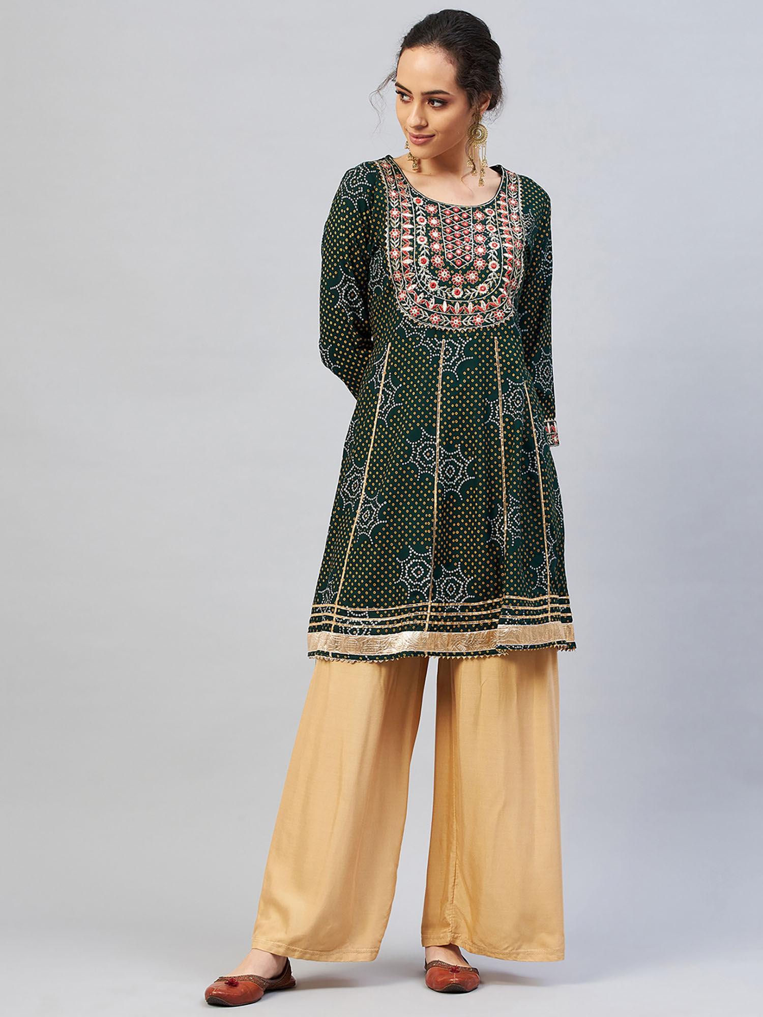 women green embroidered kurta