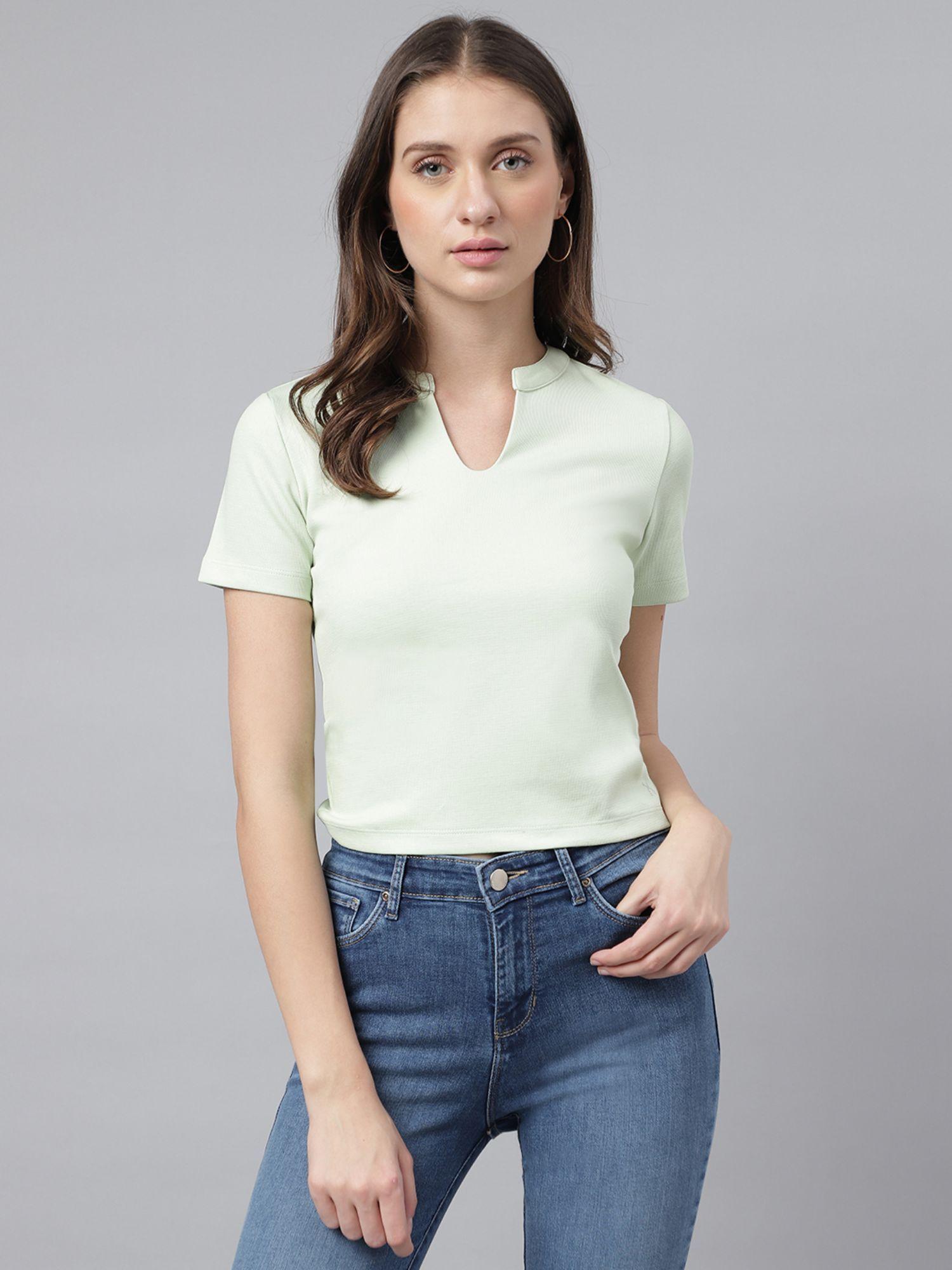 women green solid crop top