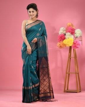 women handwoven saree with contrast border