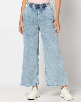 women heavily washed straight jeans